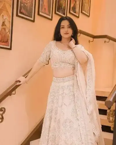 Escort Hadgaon